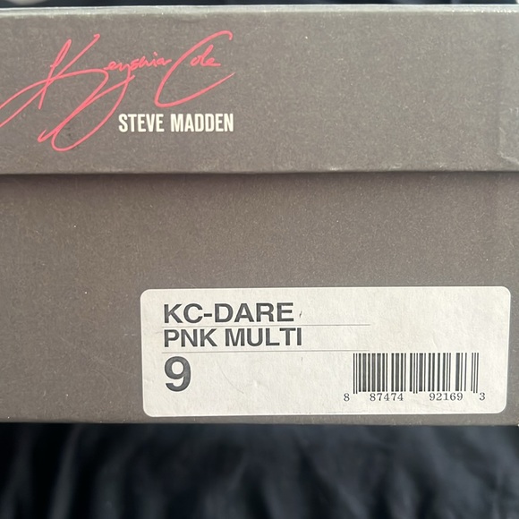 Graphic black heel pumps - Picture 6 of 7